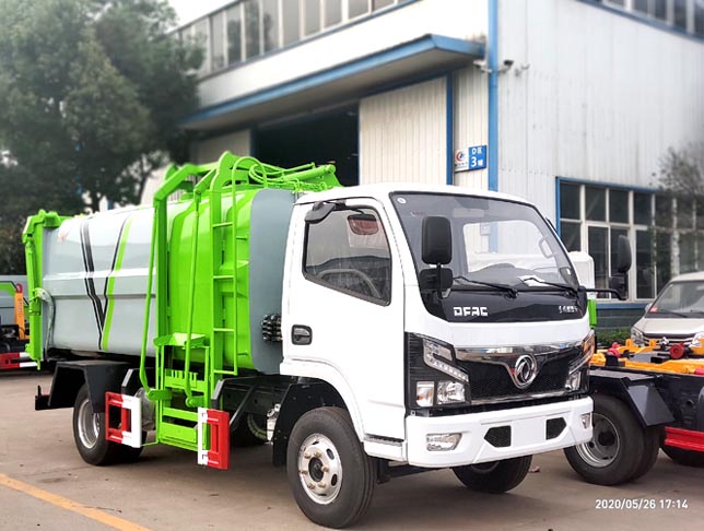 東風福瑞卡國六側(cè)掛桶垃圾車圖片3