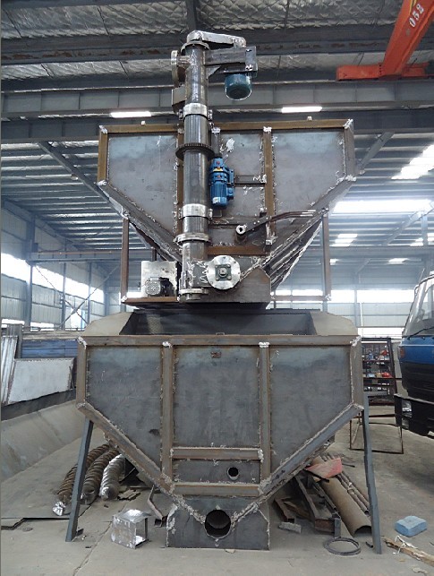 正在生產中的散裝<a href=http://www.wangbaomu.cn/siliaoche/ target=_blank class=infotextkey>飼料車</a>罐體