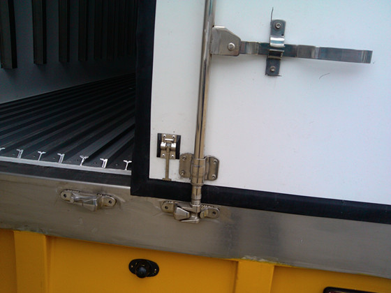 國(guó)四冷藏車(chē)