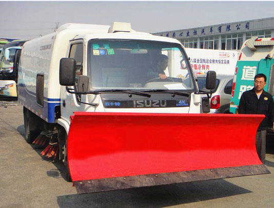 五十鈴鏟雪<a href=http://www.wangbaomu.cn/saoluche/ target=_blank class=infotextkey>掃路車</a>