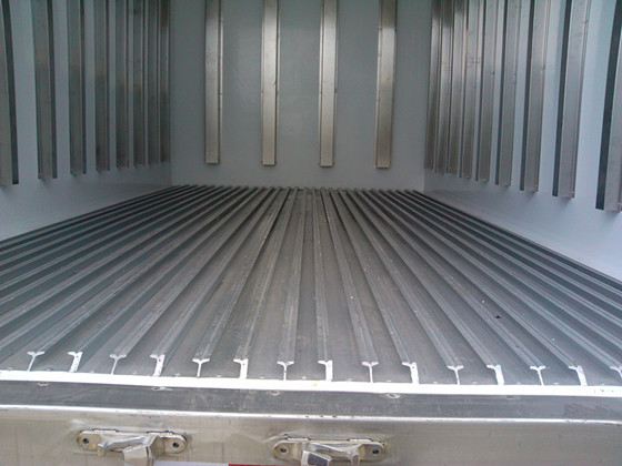 國(guó)四<a href=http://www.wangbaomu.cn/lcc/ target=_blank class=infotextkey>冷藏車(chē)</a>